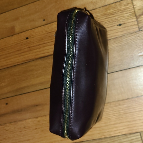 YSL BEAUTE BAG-NWOT. - Picture 7 of 11